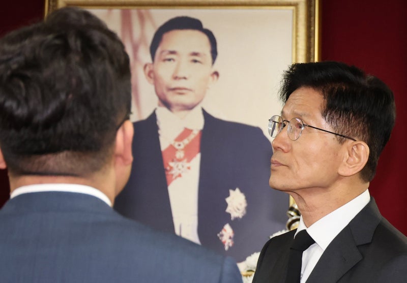 <b>김문수</b> “<b>선거</b> 도와달라” 요청에 <b>박근혜</b> “고민해보겠다”
