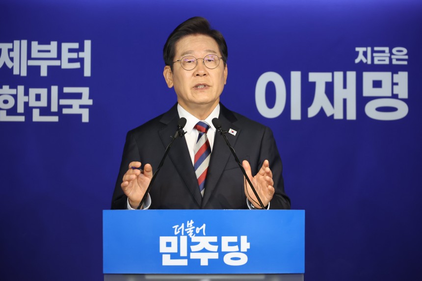 이재명 더불어민주당 대통령 후보가 25일 오전 서울 여의도 중앙당사에서 가진 기자간담회에서 발언하고 있다. /뉴스1