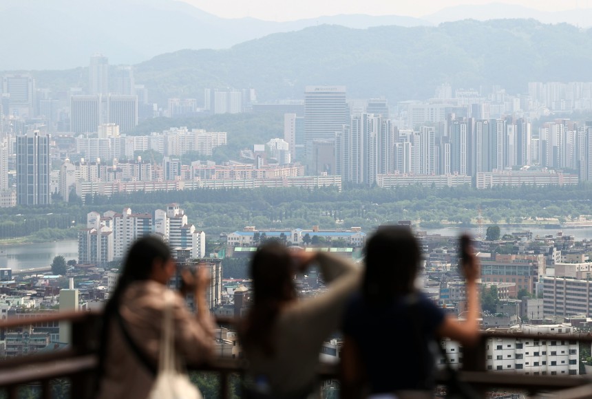 지난 26일 서울시내 아파트의 모습. /뉴스1
