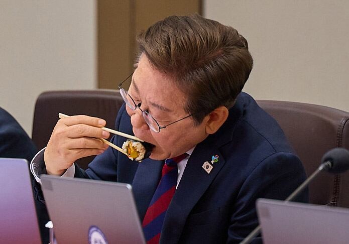 李 대통령, 오늘부터 <b>한남동 관저</b> 머물기로