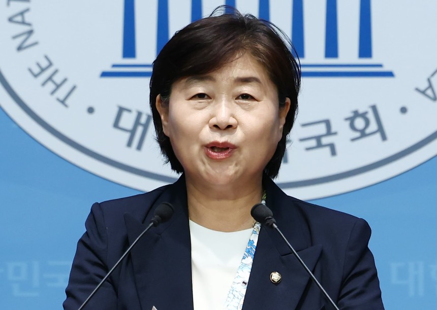 서영교 더불어민주당 의원이 지난 5일 서울 여의도 국회 소통관에서 제22대 국회 제2기 민주당 원내대표 출마를 선언하고 있다. /뉴스1