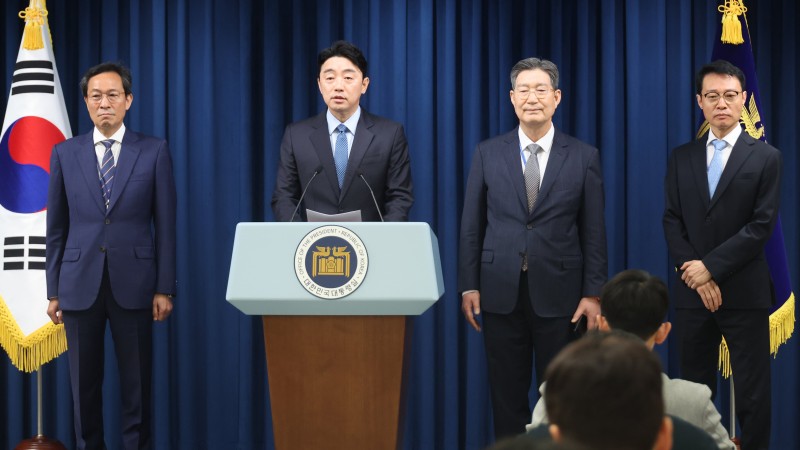 대통령실 정무<b>수석</b> 우상호·홍보<b>수석</b> 이규연·<b>민정수석</b> <b>오광수</b>