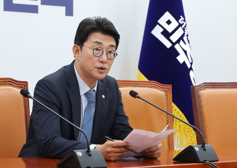 민주, 3대 특검 후보 <b>조은석</b>·<b>민중기</b>·<b>이윤제 추천</b>