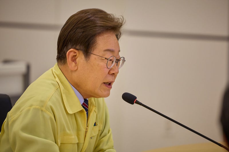 李대통령, <b>대북전단 살포</b> 처벌 대책 <b>지시</b>… 16일 통일부 주관 회의