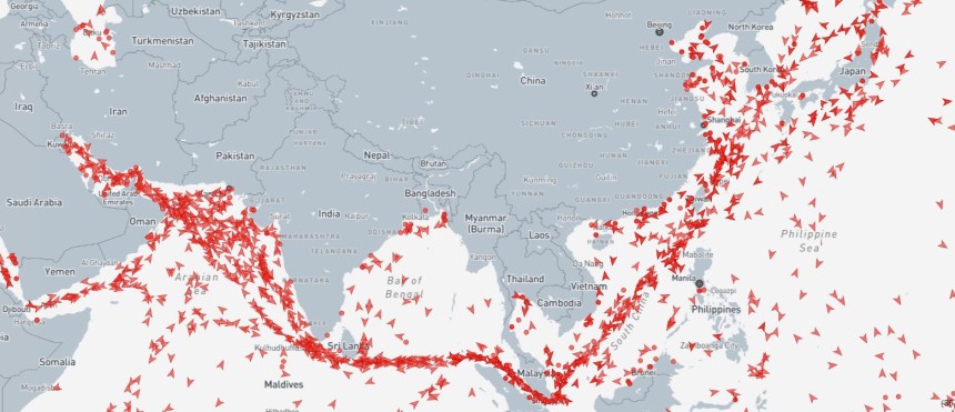 호르무즈 해협을 통과하는 한국, 중국, 일본 원유·LNG선들의 이동 경로 /marinetraffic 캡처