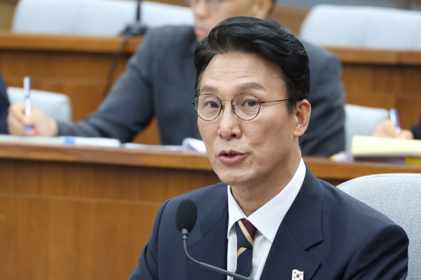 김민석 국무총리 후보자가 25일 오전 서울 여의도 국회에서 열린 인사청문회에 출석해 의원 질의에 답하고 있다. /뉴스1