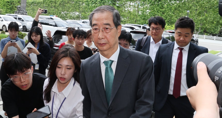 한덕수 전 국무총리가 2일 내란특검 조사를 받기 위해 서울 서초구 서울고검 청사로 출석하고 있다. / 뉴스1