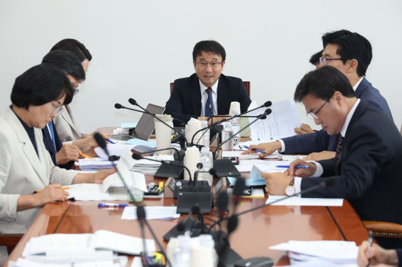 與, 尹 정부 때 전액 삭감된 <b>대통령실 특활비</b> 추경안서 증액 요구