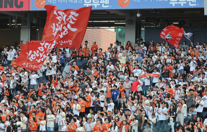 2일 오후 대전한화생명 볼파크에서 열린 프로야구 '2025 신한 SOL뱅크 KBO 리그' 한화 이글스와 NC 다이노스 경기. /뉴스1