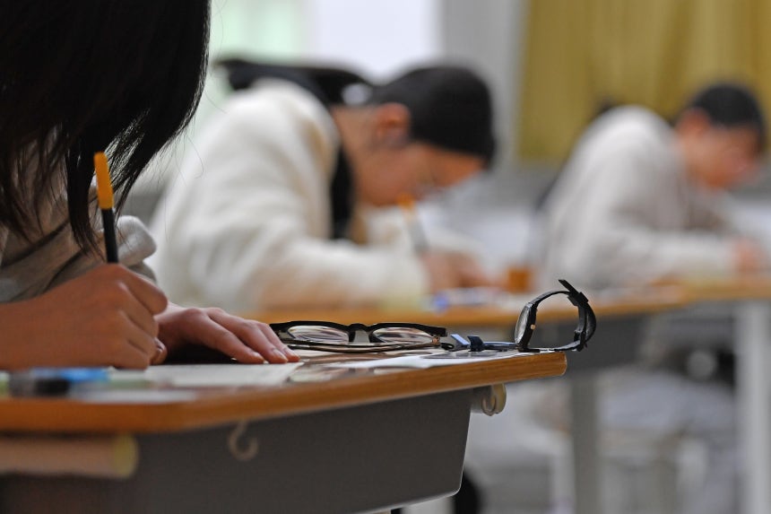 수험생들이 시험을 치고 있는 모습. 사진은 기사 내용과 무관./뉴스1