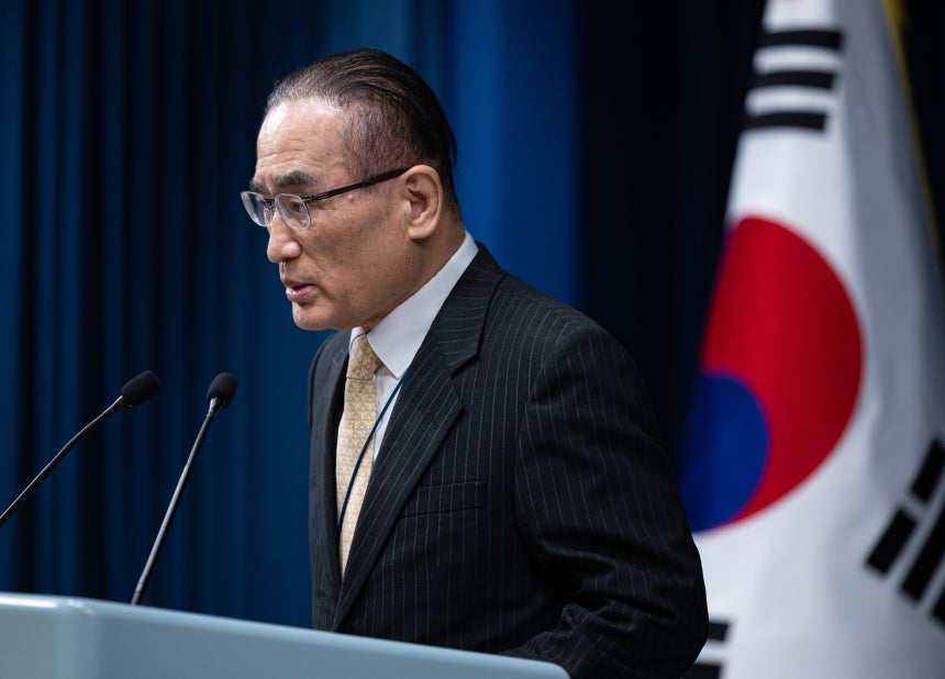 위성락 국가안보실장이 9일 서울 용산 대통령실 청사에서 관세협상 및 방위비 관련 브리핑을 하고 있다. /뉴스1