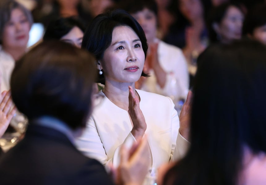 이재명 대통령의 부인 김혜경 여사가 지난 1일 오후 서울 중구 신라호텔에서 열린 '제4회 여성기업주간 개막식'에 참석하고 있다. /뉴스1