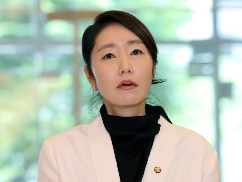與 “강선우 ‘<b>갑질</b>’ <b>의혹</b>은 악의적 신상털기”