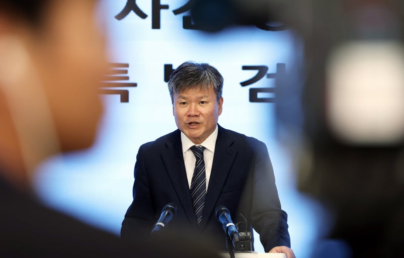 법원, ‘<b>김건희 집사</b>’ <b>체포영장</b> 발부
