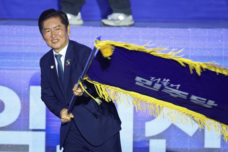 <b>정청래</b>, 3일 나주서 수해복구작업… 정무실장에 <b>김영환</b>