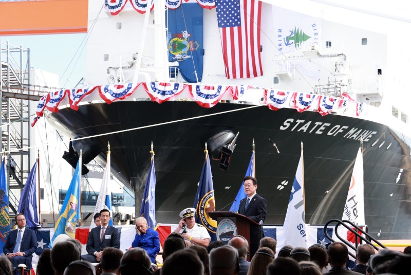 ‘<b>마스가</b>’ 상징 <b>필리조선소</b> 찾은 李 “72년 한미동맹 새 장”