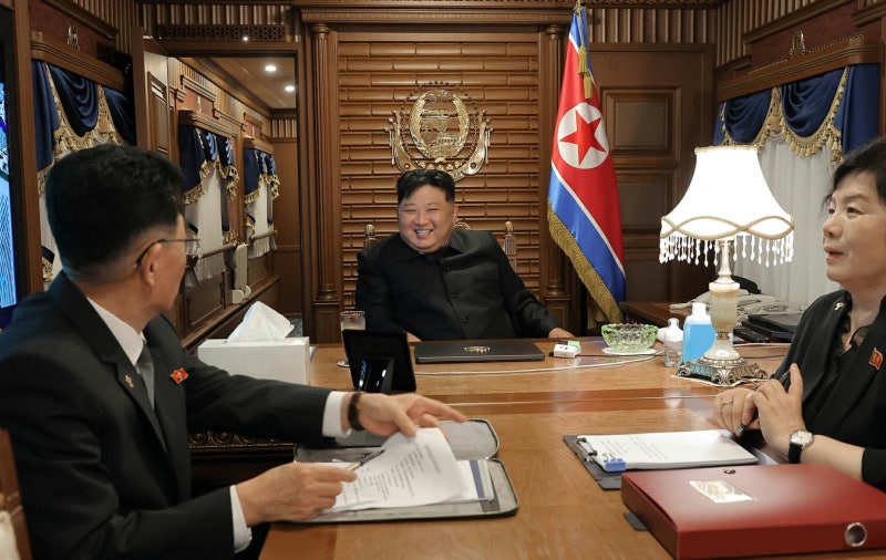 “배설물도 침도 못 준다”...中 찾은 <b>김정은</b> DNA 철저히 숨기는 北