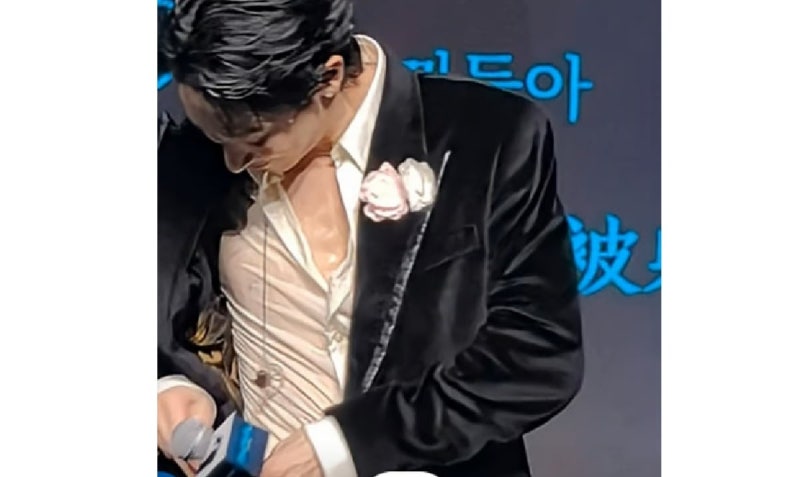 <b>이수혁</b>, 중국 <b>팬미팅</b>서 12시간 혹사 <b>논란</b>…소속사 “깊이 유감”