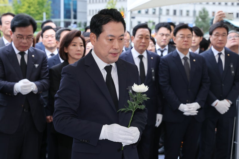“특검을 특검하자”…국회에 <b>양평 공무원</b> 분향소 세운 국힘
