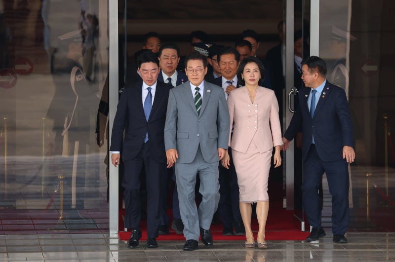 李 대통령, <b>아세안</b> 정상회의 참석… 오늘 오전 출국