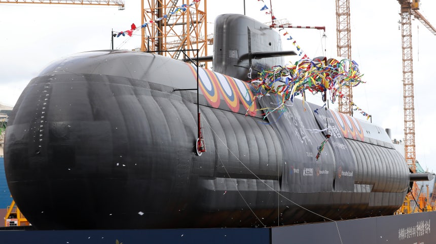 지난달 22일 오후 경남 거제 한화오션 거제사업장에서 장보고-Ⅲ Batch-Ⅱ 1번함인 장영실함 진수식이 열리고 있다. /뉴스1