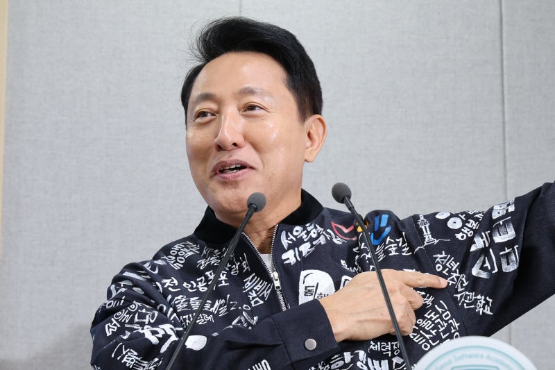 <b>오세훈</b> “세운상가 허물고 녹지 조성하면 최대 <b>수혜</b>자는 <b>종묘</b>”