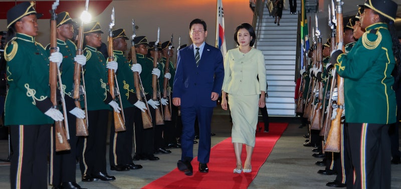 李 대통령, 남아공 <b>G20 정상회의</b>장 도착