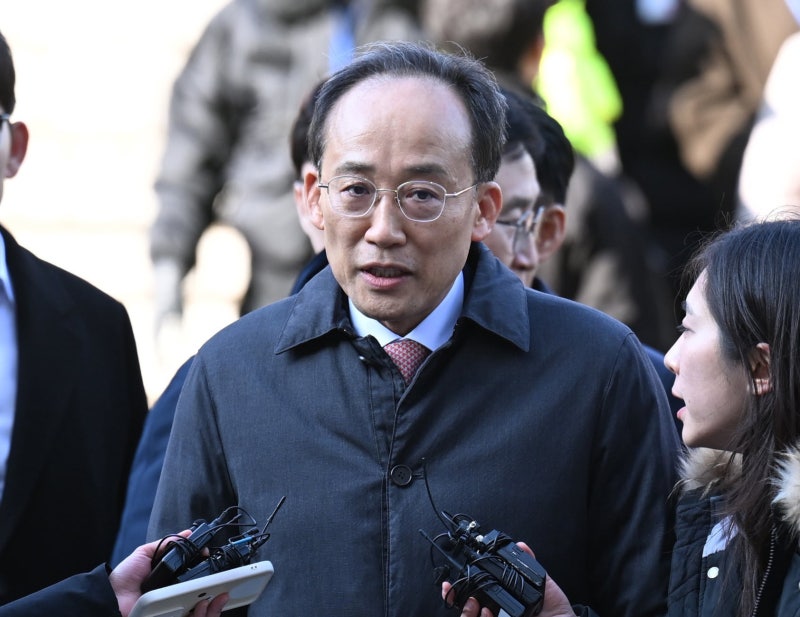 <b>구속영장</b> 심사 출석한 <b>추경호</b> “법원 공정한 판단 기대”