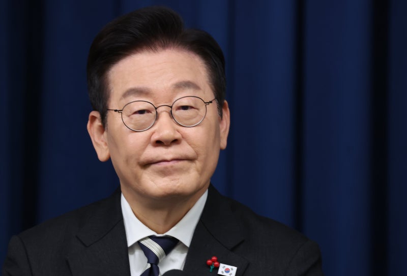 李대통령, 비상<b>계엄 1년 집회</b> 불참… “위해 우려”