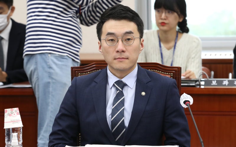 대통령실, ‘현지누나’ <b>인사청탁</b> <b>김남국</b> 사직서 수리