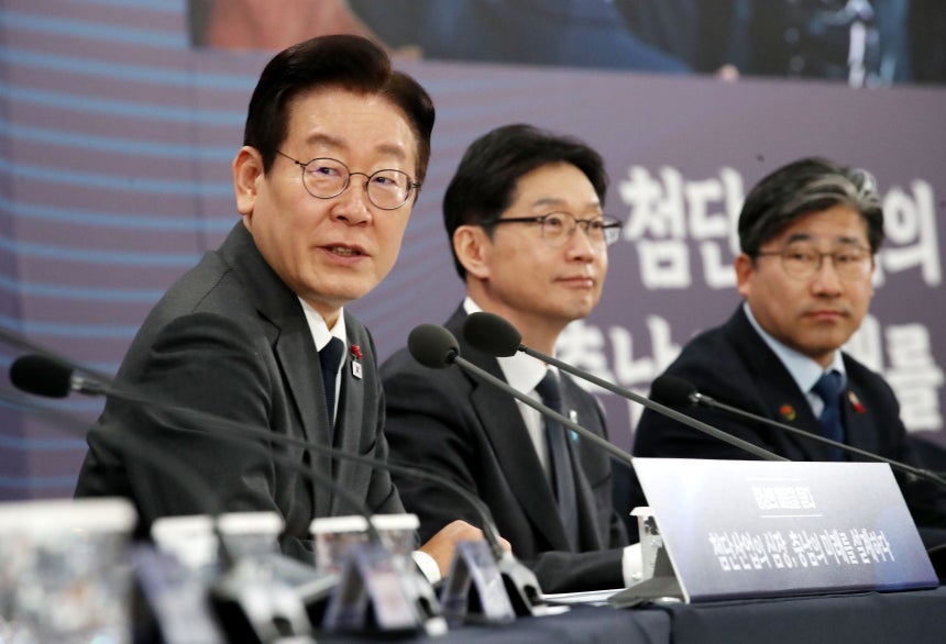 이재명 대통령이 5일 오후 충남 천안 한국기술교육대학교에서 열린 ‘충남의 마음을 담다’ 타운홀미팅 간담회에서 발언을 하고 있다./뉴스1