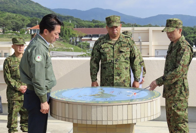 “中 <b>전투기</b>, 日 자위대기에 레이더 정조준”... 고이즈미 방위상, 새벽...