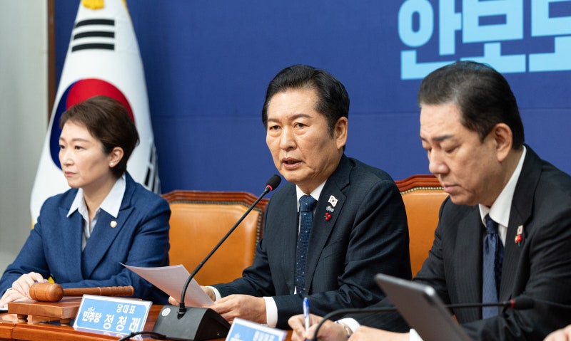 <b>정청래</b> “<b>내란전담재판부</b> 설치법, 위헌 소지 최소화 위해 과감히 수정”