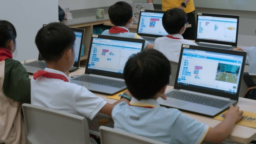 칭화대 야오반과 베이징대 튜링반에 들어가기 위해 초등학교 때부터 AI 증강 인간으로 성장하는 중국의 초등학생들.