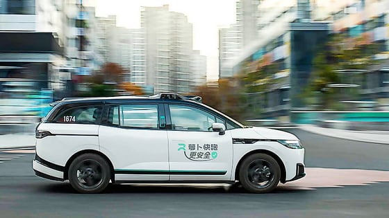 얌체 운전,끼어들기까지 하는 바이두의 로보택시