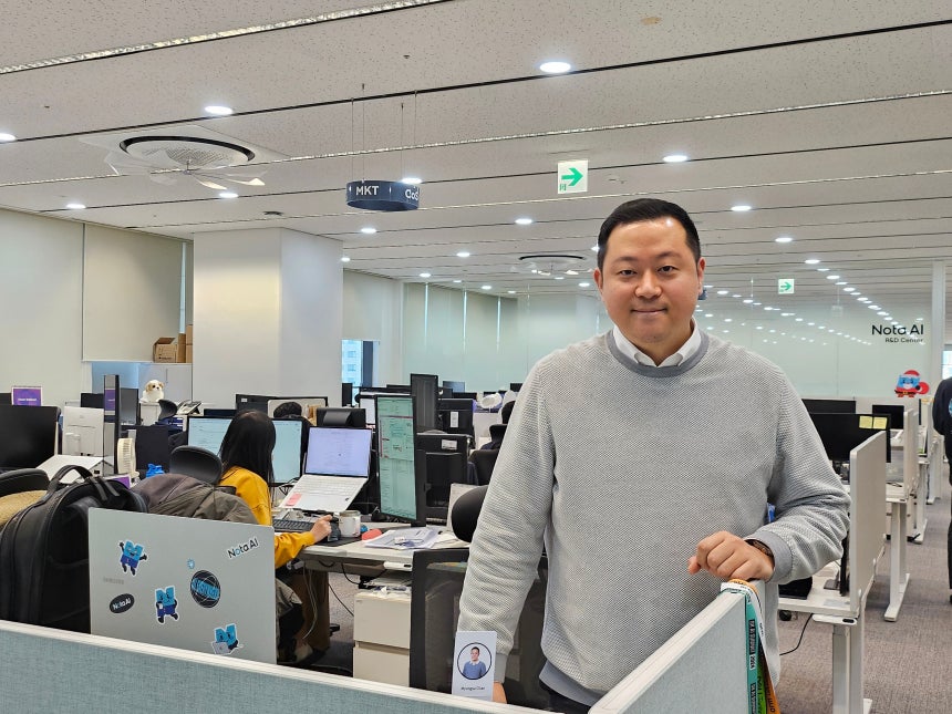 채명수 노타 대표는 별도의 개인 사무실 없이 개방된 자리에서 업무를 본다./안상희 기자