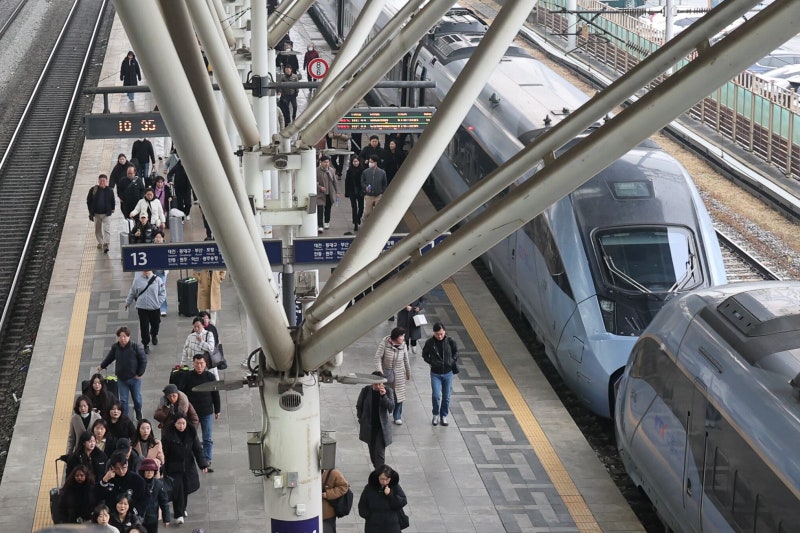 철도노조 총파업 D-1, 코레일 "광역전철 25% 감축 불가피"…최대 1시간 지연