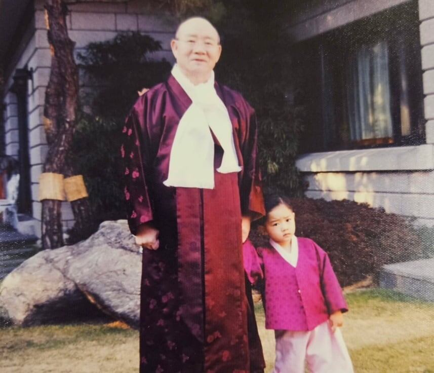 전우원, 크리스마스에 충격 고백… 과거 사진 공개