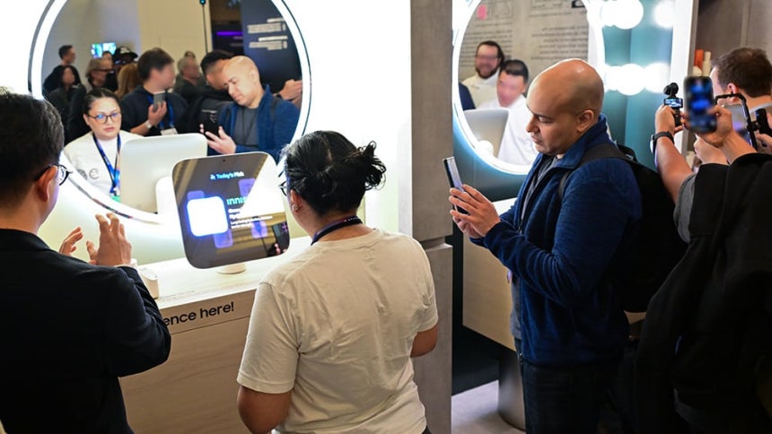 삼성, AI 뷰티 미러로 K-뷰티 판 흔든다! 아모레 등 협업