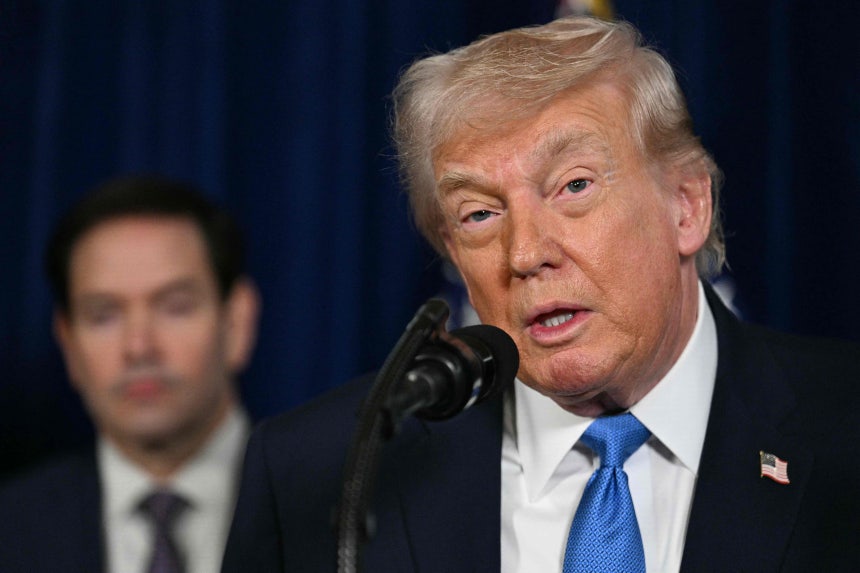 3일(현지시각) 플로리다주 마러라고 별장에서 도널드 트럼프 미국 대통령이 베네수엘라 군사 작전 이후 기자회견을 하는 모습./AFP연합뉴스