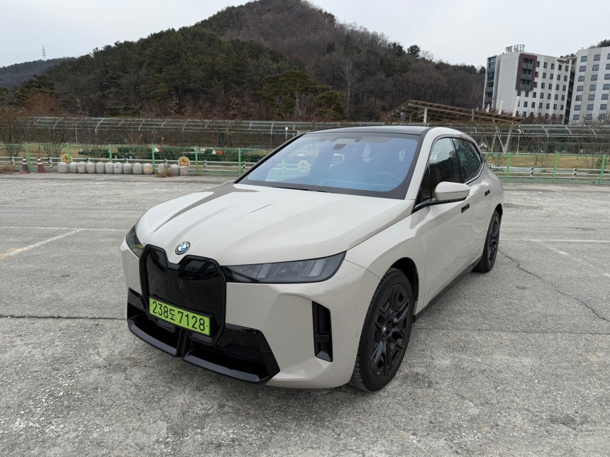 BMW 순수 전기 준대형 SUV‘뉴 iX./이윤정 기자