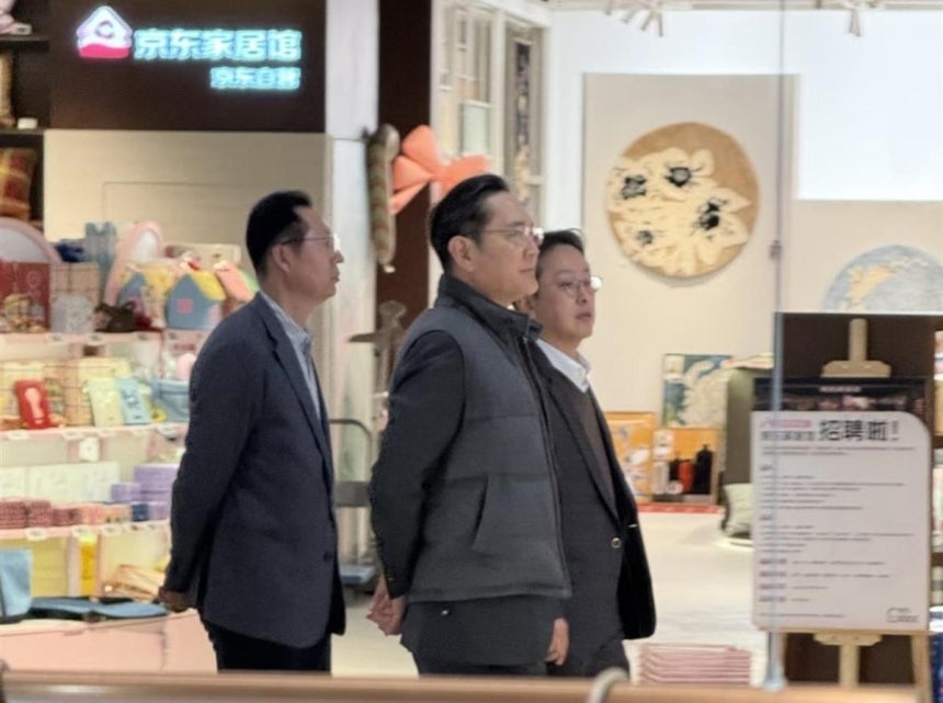 이재용 회장, 베이징 징둥몰 방문! 실검 1위 등극 ㄷㄷ