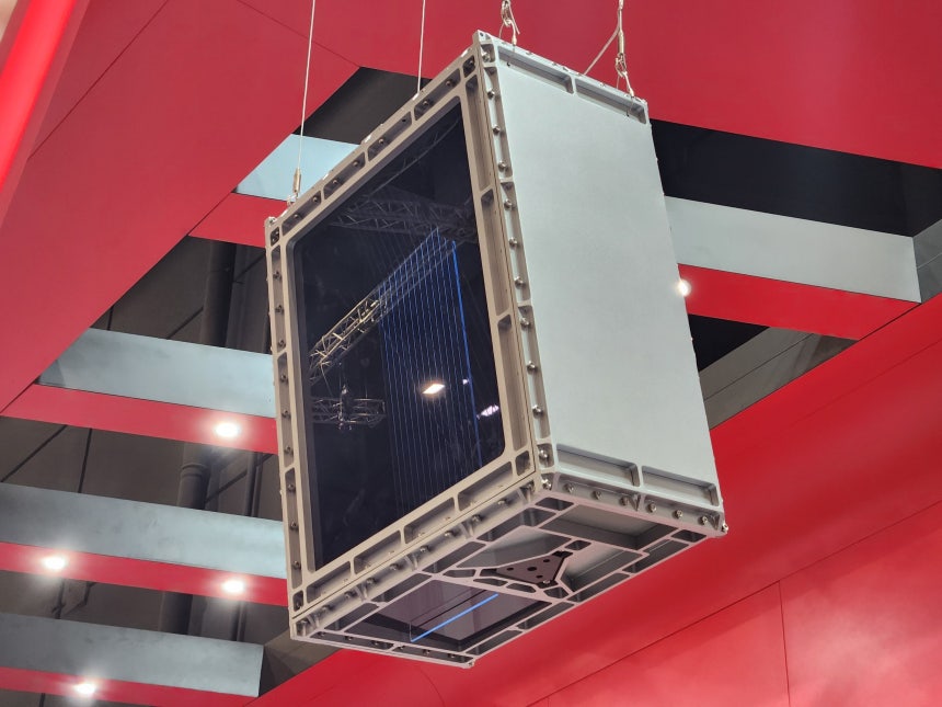 텔레픽스가 개발하고 있는 초소형 위성용 고해상도 광학 탑재체 슈에뜨의 모형.2027년 하반기 발사를 목표로 개발이 진행 중이다./텔레픽스