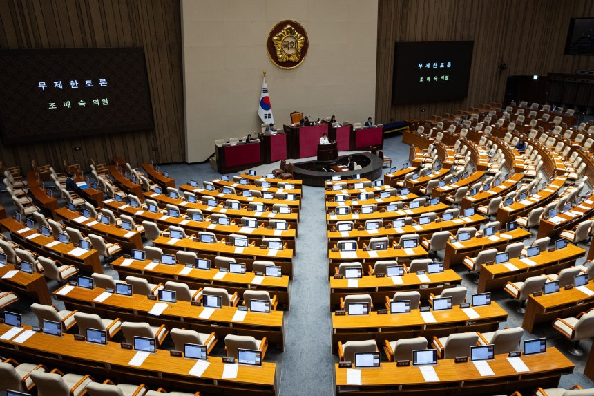 지난해 국회 본회의에서 상법 일부개정법률안에 대한 무제한 토론(필리버스터)이 이뤄진 모습./뉴스1