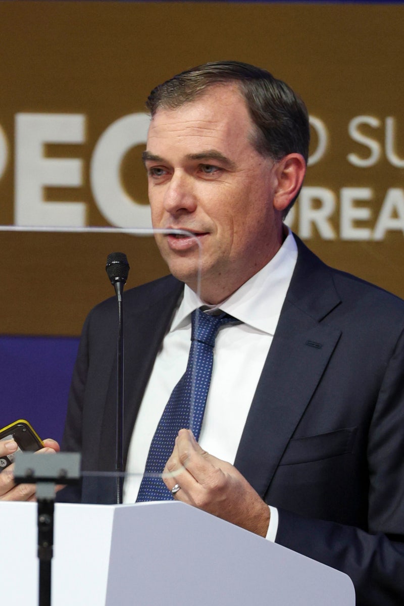 맷 가먼 AWS CEO "우주 데이터센터 현실적으로 먼 이야기" - 뉴스 썸네일 이미지