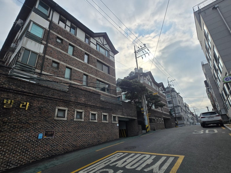 [르포] “웬만한 지방 아파트 전셋값”… 서울 대학가 주거비용 ‘고공행진’