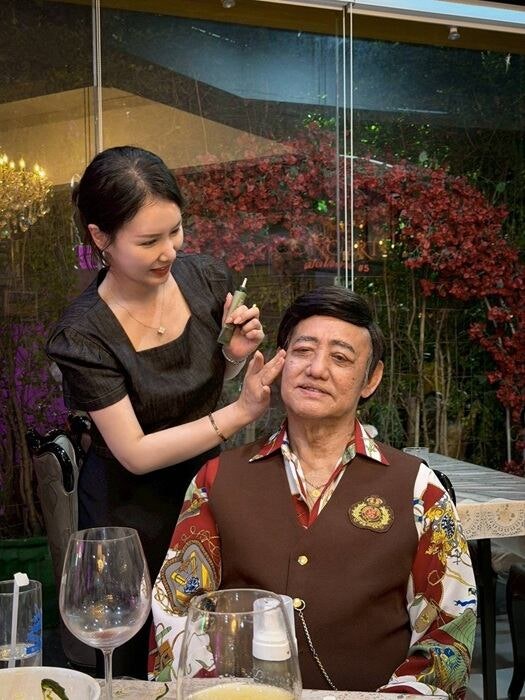 슈엘로 화장품 시연