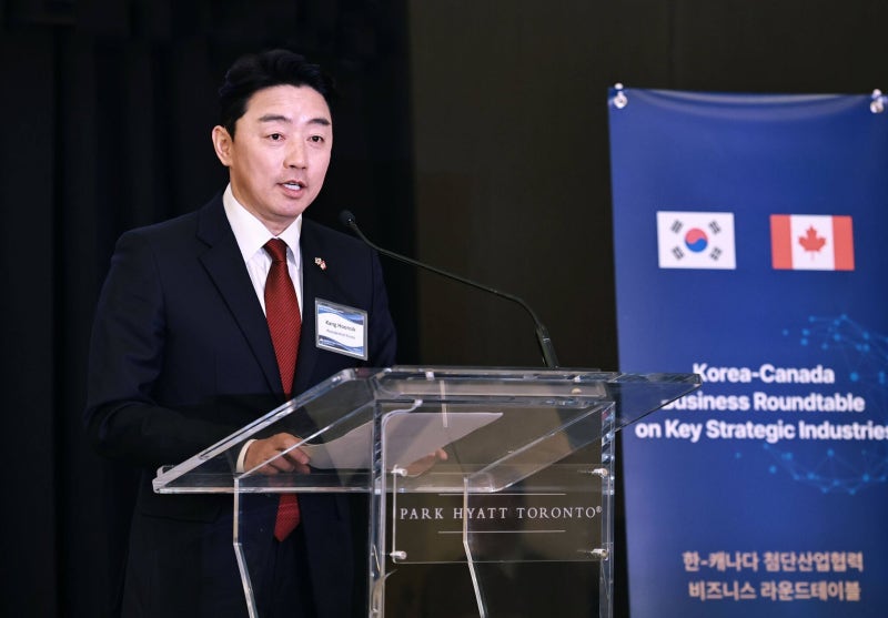<b>정부</b>, 캐나다산 <b>원유 도입</b> 3배 <b>확대</b>…잠수함 수주 ‘총력전’
