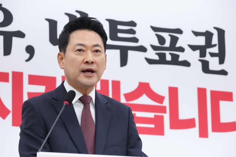 <b>장동혁</b>, 전면 <b>재선거 요구</b> “국민은 이재명·민주당·선관위 공범으로 ...