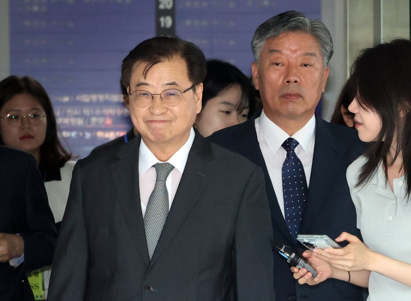 검찰, ‘서해 공무원 피격 사건’ 상고 포기… 서훈 ‘무죄’ 확정